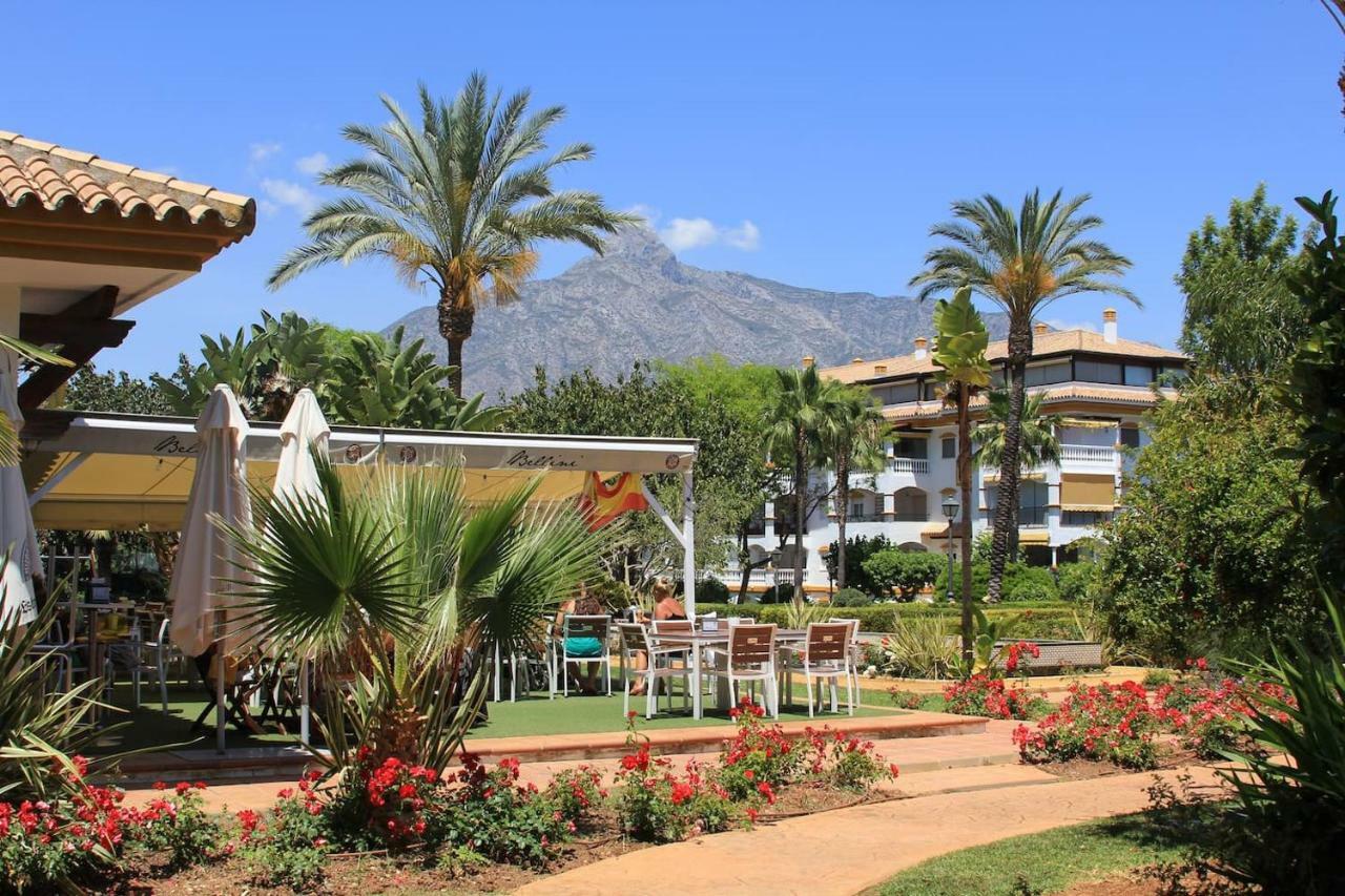 Apartment Friends & Family Well Presented Located In La Dama De Noche Marbella